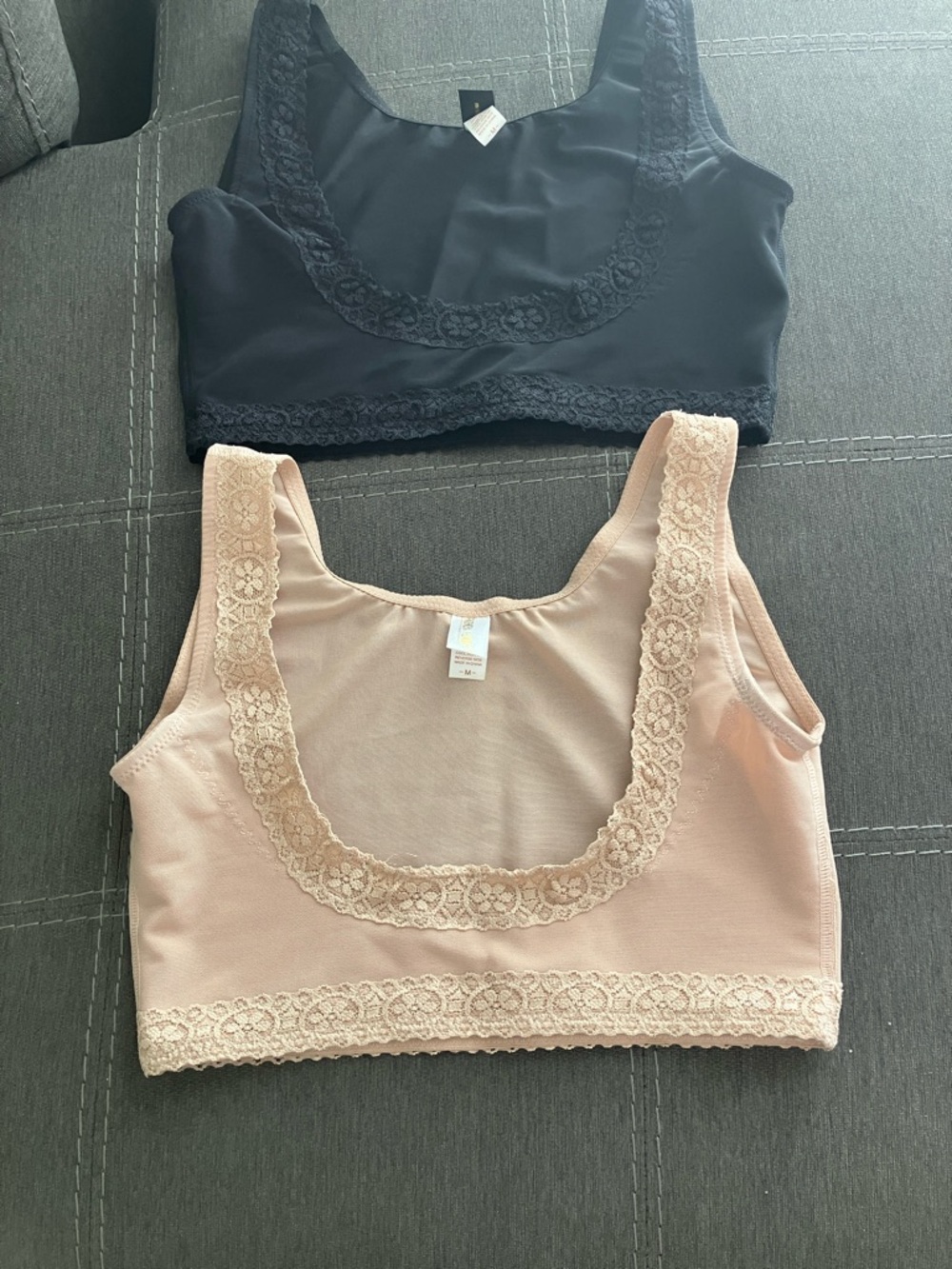 Seamless Lace-Hem Wireless Crop Bralette - Black & Cream - Picture 2 of 2